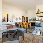 Villa Li Junchi *
