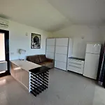 Villa Li Junchi *