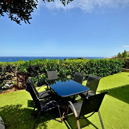 Villa Li Junchi Costa Paradiso