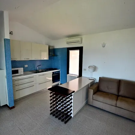 Villa Li Junchi *